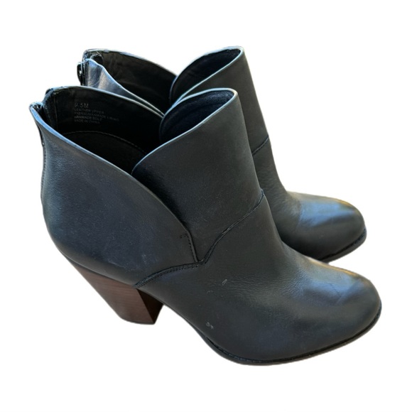 NEW Gianni Bini Tamie Leather Black  Ankle Booties SZ 9.5 - Picture 1 of 10